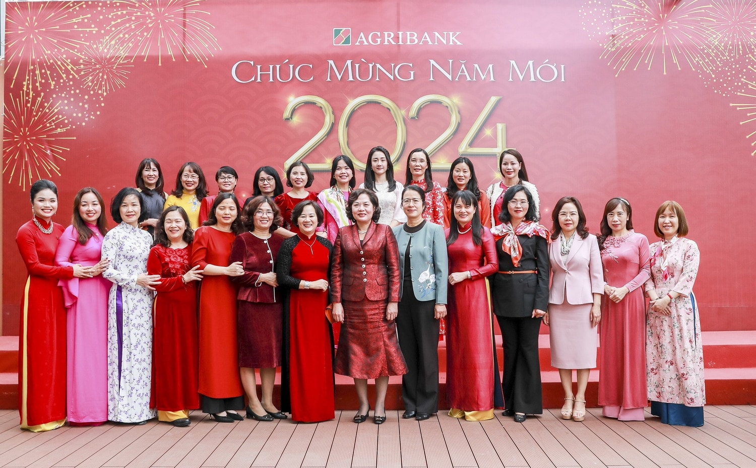 Tỏa sáng phẩm chất Phụ nữ Agribank: “Năng động - Sáng tạo - Nhân hậu- Đảm đang”