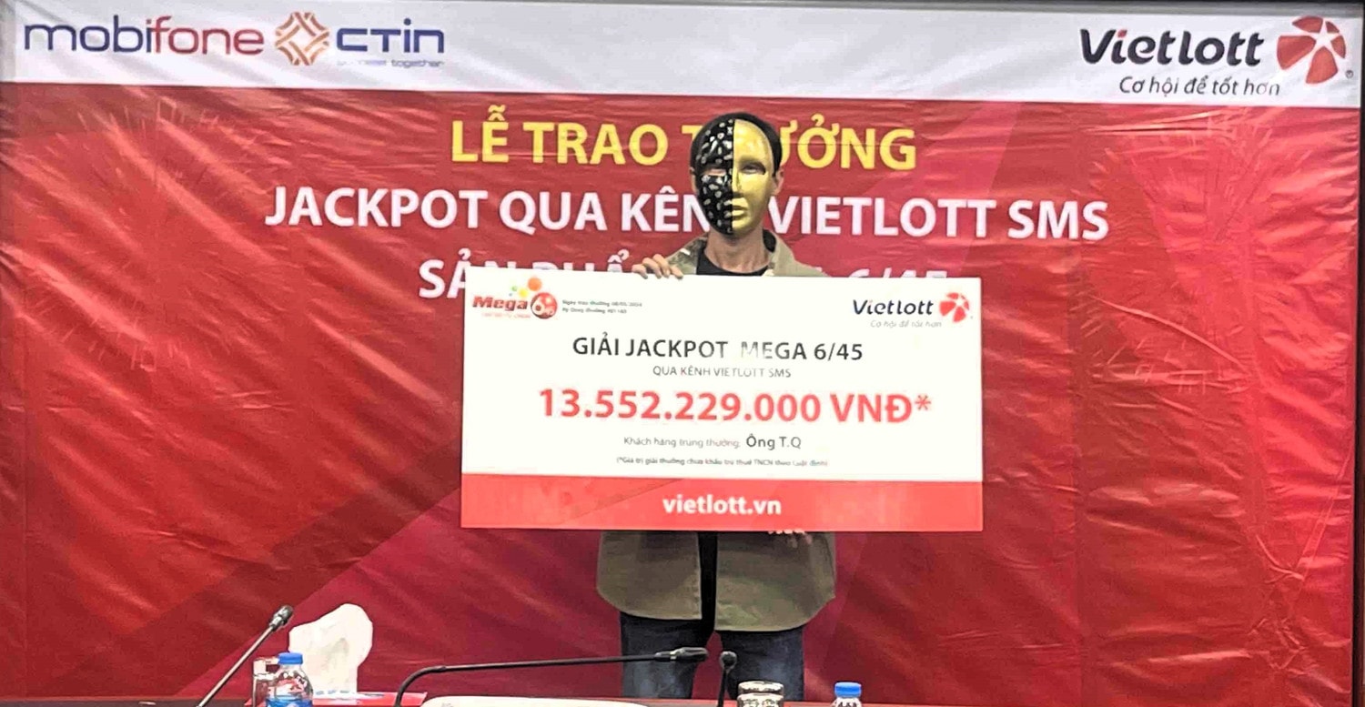 Ngày 8.3, chồng đưa vợ đi nhận Jackpot 13,5 tỷ đồng -0