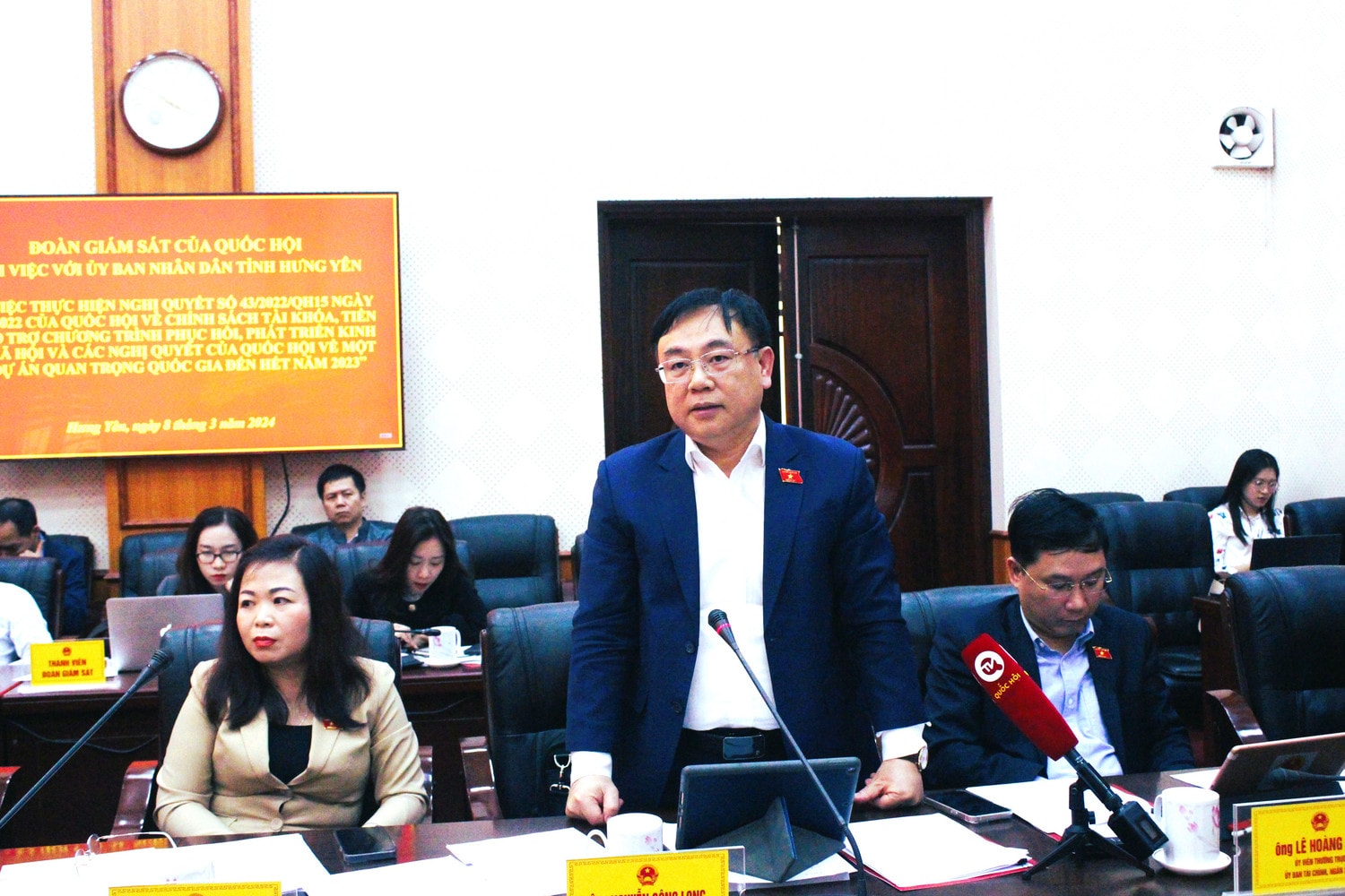 Ủy viên Thường trực Ủy ban Tư pháp Nguyễn Công Long phát biểu tại cuộc làm việc Đoàn giám sát của Quốc hội làm việc với UBND tỉnh Hưng Yên về thực hiện Nghị quyết số 43/2022/QH15 -0