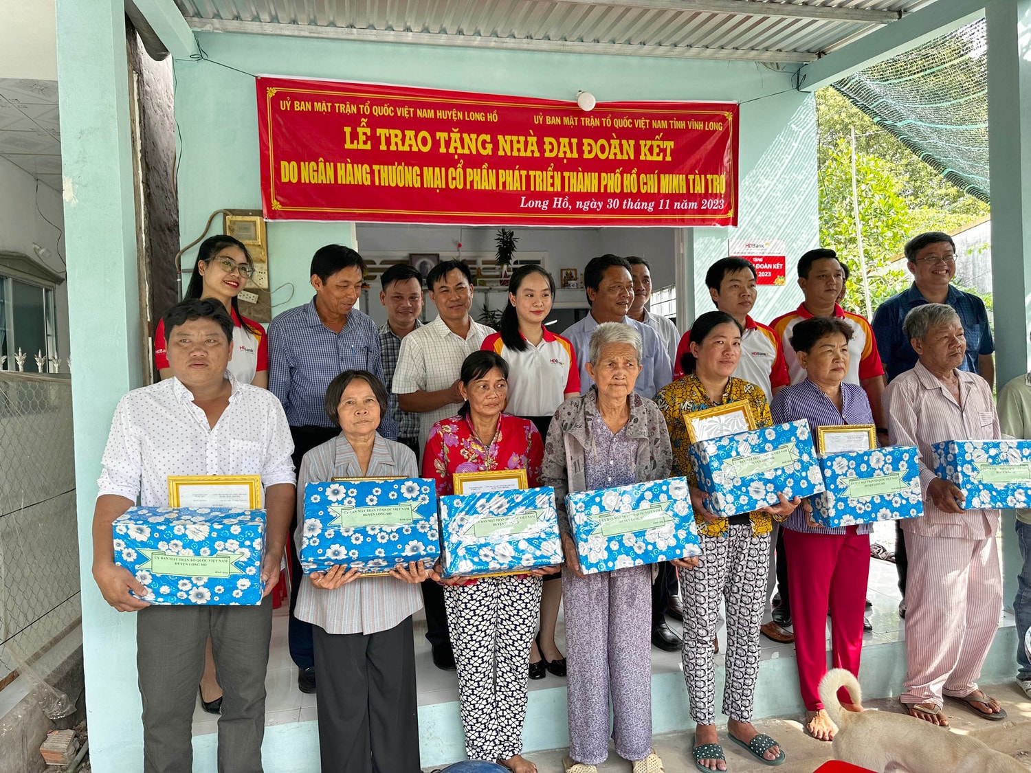 HDBank tiếp tục nối những nhịp cầu yêu thương tại miền sông nước Cửu Long -0
