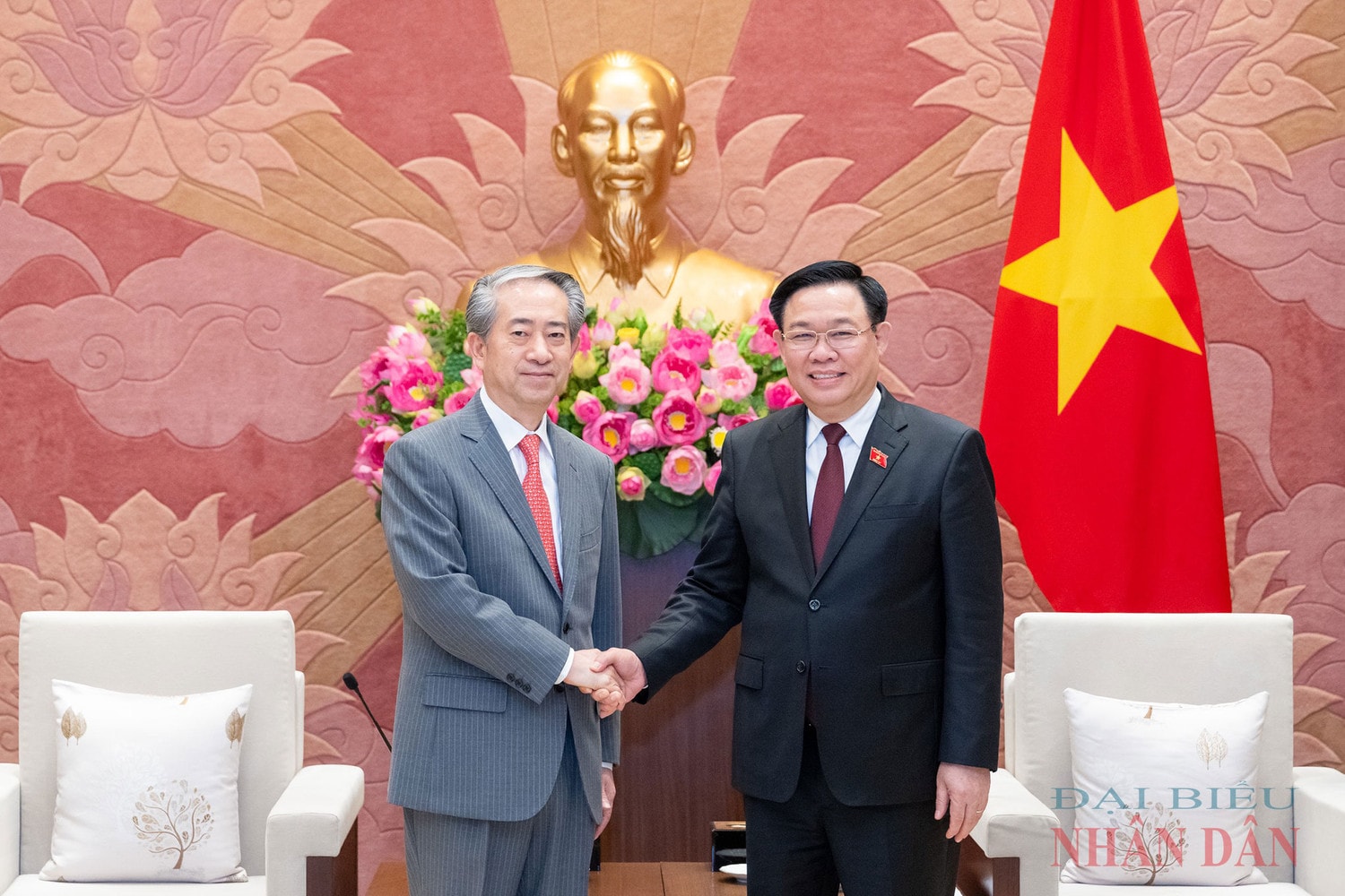 Chủ tịch Quốc hội Vương Đình Huệ tiếp Đại sứ Trung Quốc tại Việt Nam Hùng Ba -0