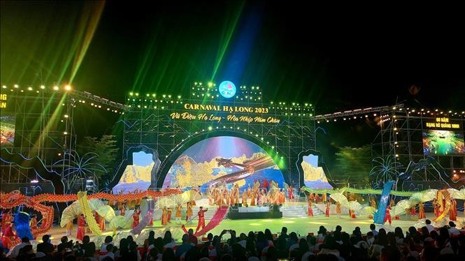 Trình diễn 3D mapping và thực cảnh trên Vịnh Hạ Long -0