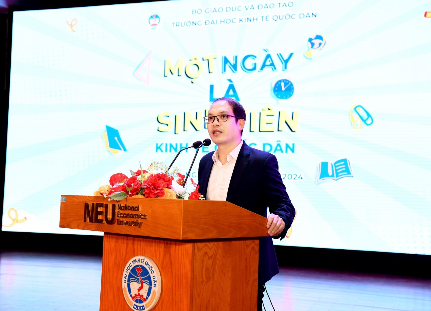 TS Lê Anh Đức, Phó trưởng phòng Quản lý đào tạo, Ủy viên Hội đồng tuyển sinh đại học chính quy 2024 của Trường Đại học Kinh tế Quốc dân (Ảnh: Tuấn Anh) Gần 6.500 học sinh THPT hào hứng trải nghiệm “Một ngày là sinh viên Kinh tế Quốc dân
