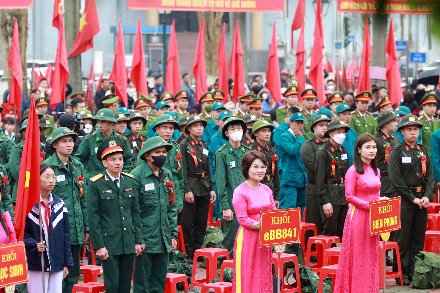 Năm 2024, Hà Tĩnh có 1.500 thanh niên ưu tú lên đường thực hiện nghĩa vụ quân sự, công an nhân dân Hà Tĩnh tổ chức lễ tiễn 1.500 thanh niên ưu tú lên đường nhập ngũ