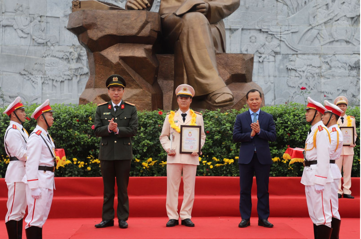 Vinh danh Gương mặt trẻ Công an Bắc Giang tiêu biểu và Gương Công an xã tiêu biểu năm 2023 -0