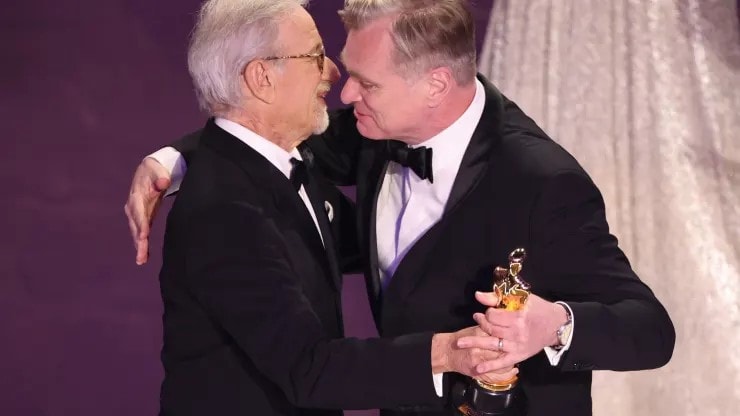 Những hình ảnh đáng chú ý tại Lễ trao giải Oscar 2024 -5