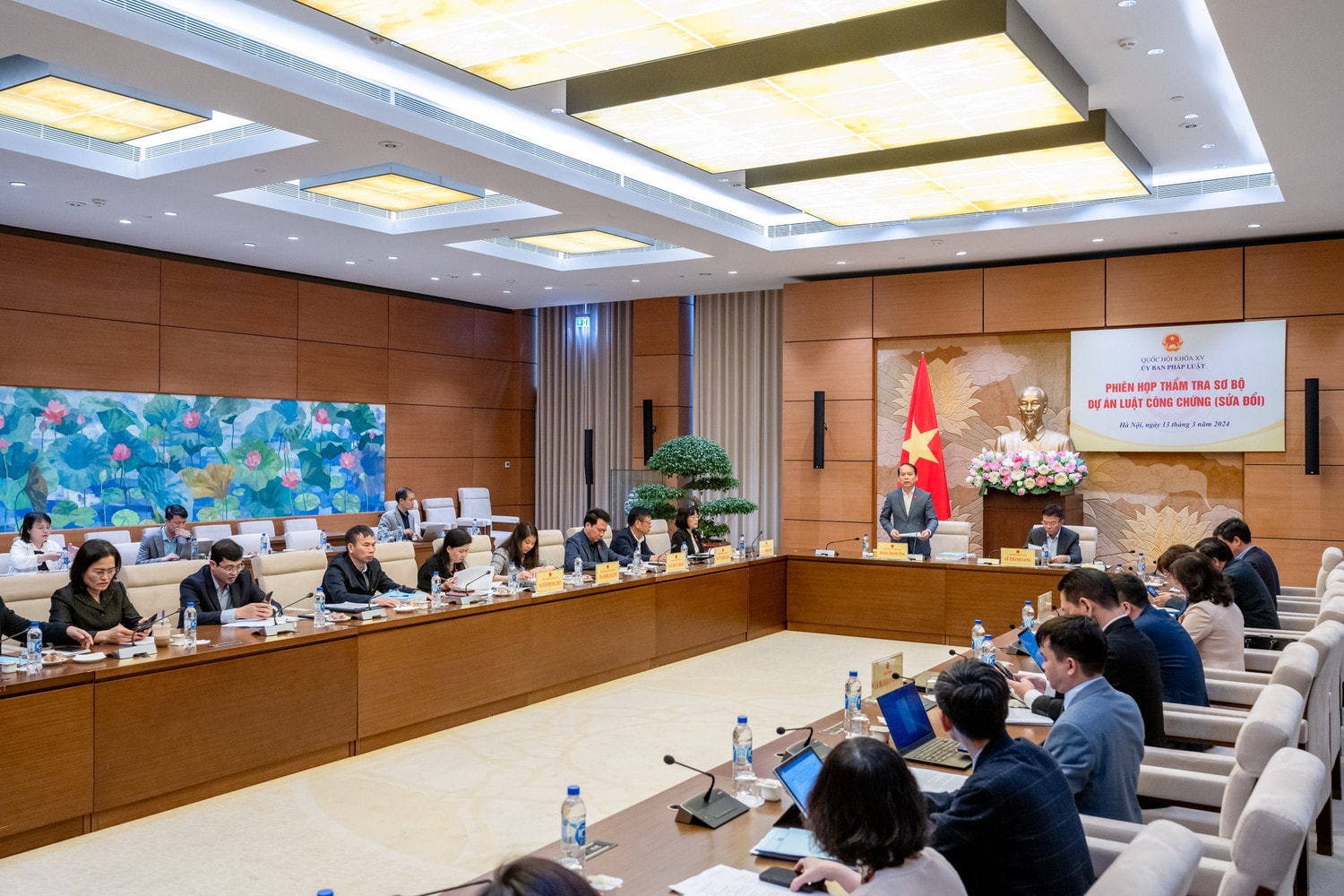 Toàn cảnh phiên họp