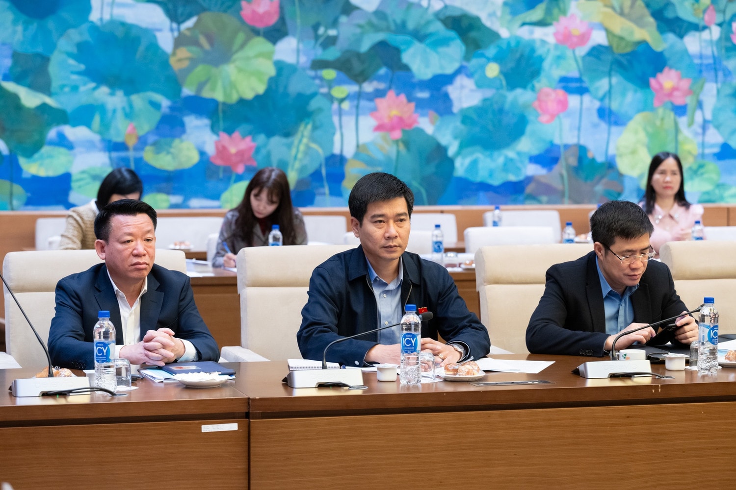 Các đại biểu dự phiên họp