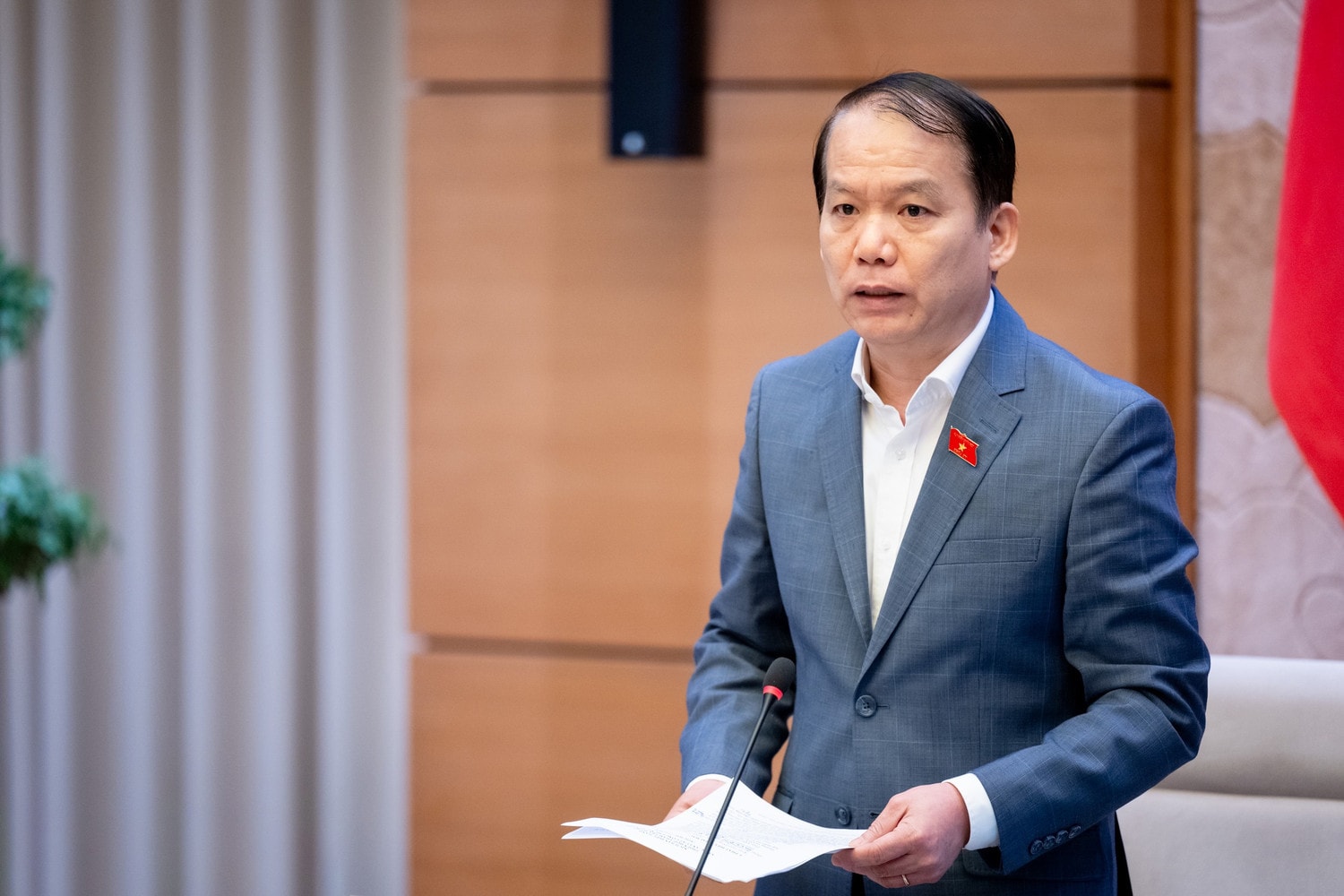 Chủ nhiệm Ủy ban Pháp luật Hoàng Thanh Tùng phát biểu tại phiên họp