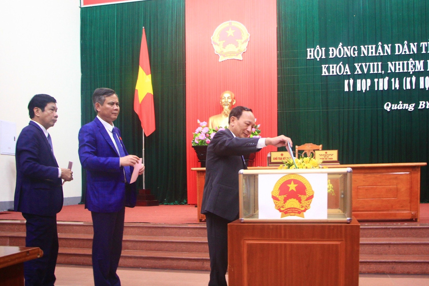 Quảng Bình kiện toàn chức danh Phó Chủ tịch HĐND, Phó Chủ tịch UBND tỉnh -0