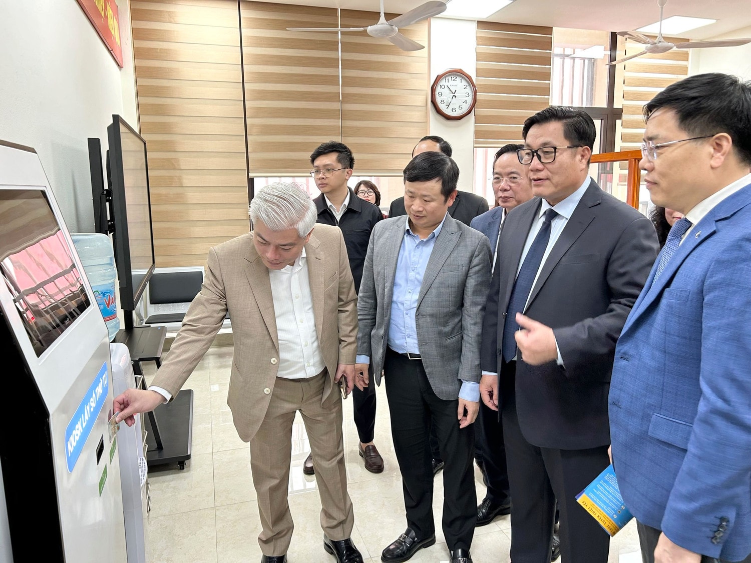 Ra mắt mô hình chuyển đổi số trong cải cách hành chính -0