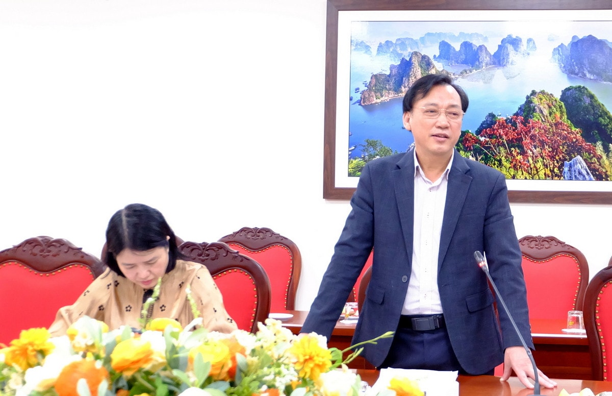 Tọa đàm do Thường trực Ủy ban Văn hóa, Giáo dục tổ chức; Phó Chủ nhiệm Ủy ban Phan Viết Lượng chủ trì Tọa đàm do Thường trực Ủy ban Văn hóa, Giáo dục tổ chức; Phó Chủ nhiệm Ủy ban Phan Viết Lượng chủ trì