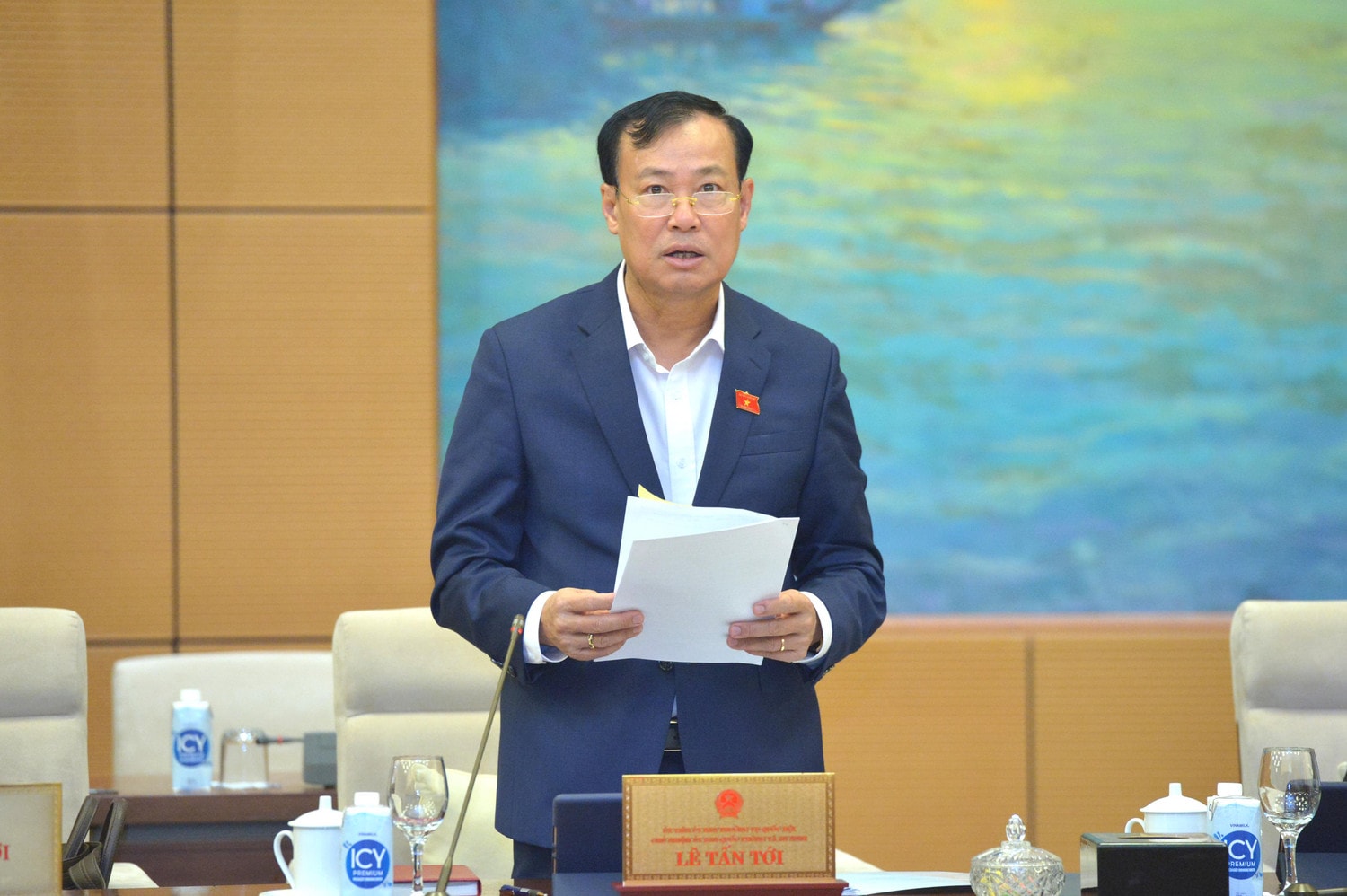 Có nên luật hoá quy định đấu giá biển số xe? -0
