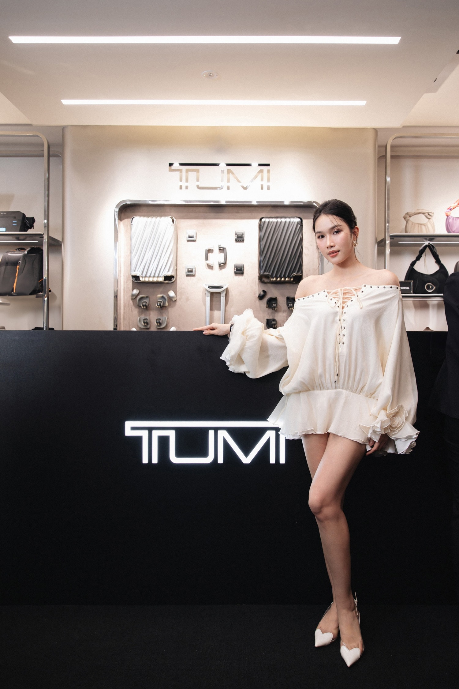 Á hậu Phương Anh Tumi - điểm dừng chân mới của các tín đồ du lịch tại Việt Nam -0