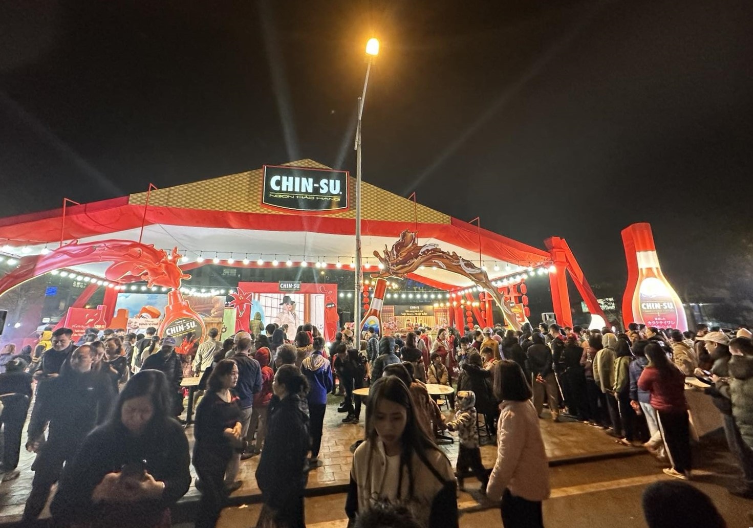 Hàng nghìn lượt khách đổ về Festival Phở 2024 tại Nam Định ngay ngày đầu khai mạc -0