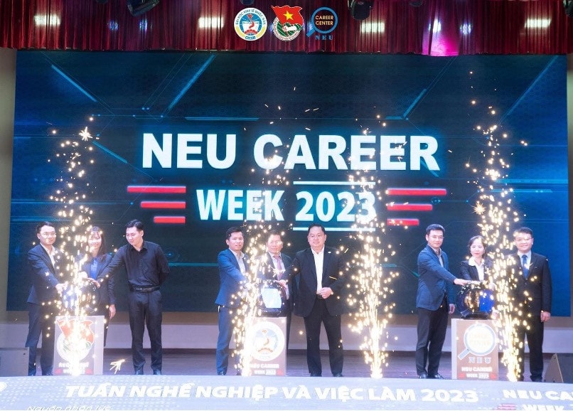 NEU Career Week 2024: Đón đầu cơ hội, dẫn lối thành công -0