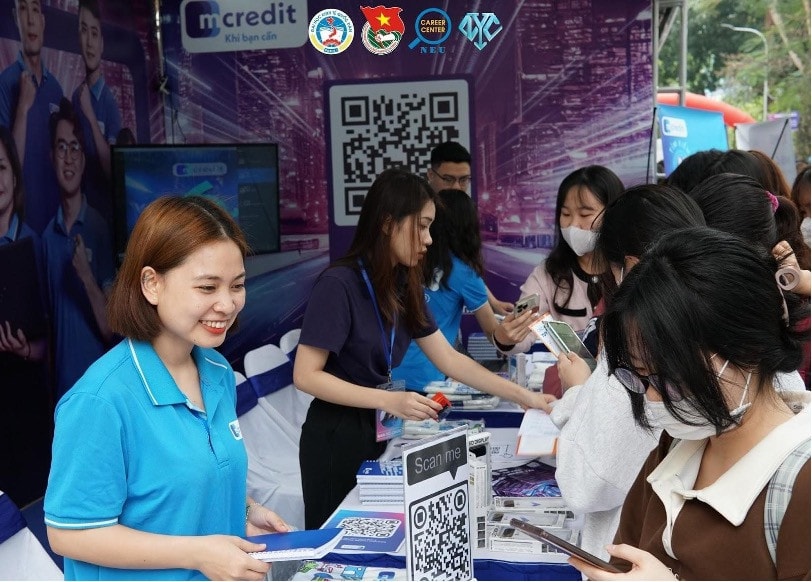 NEU Career Week 2024: Đón đầu cơ hội, dẫn lối thành công -0
