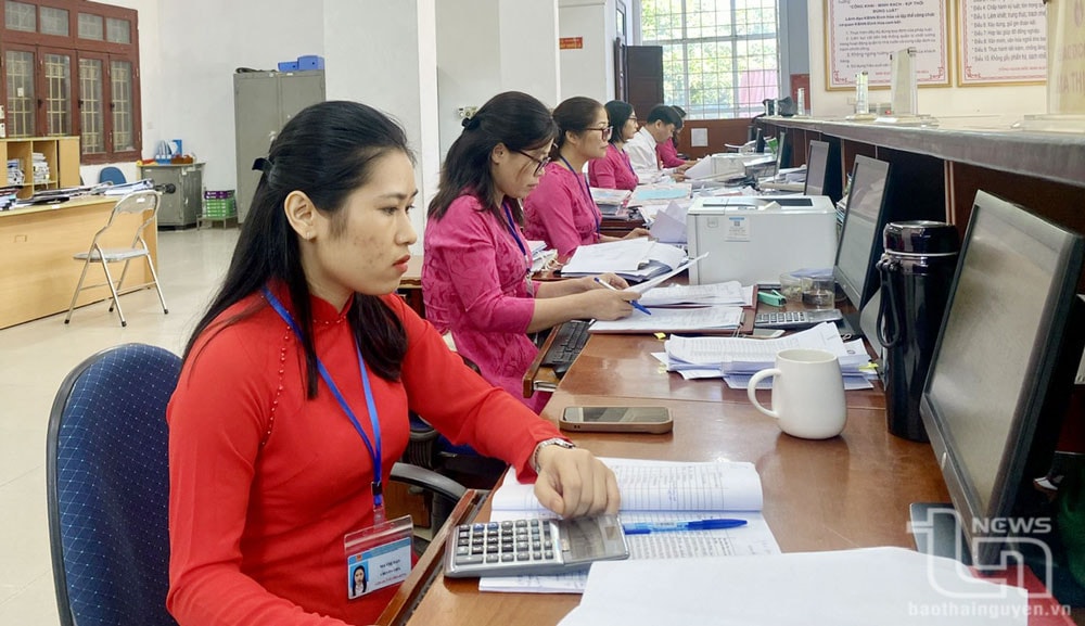 Hoạt động nghiệp vụ tại Kho bạc Nhà nước huyện Đồng Hỷ, Thái Nguyên. Ảnh: H.Liên