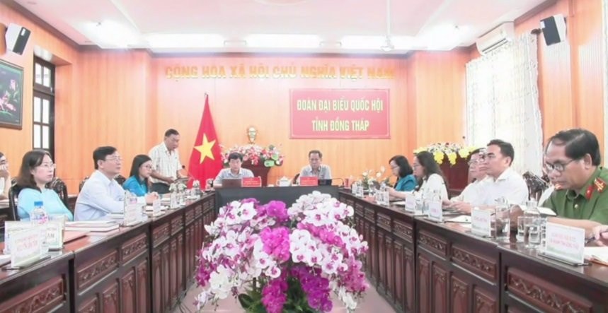 Có vụ việc con voi chui lọt nhưng con kiến không qua được lưới hải quan - phải chăng có tiêu cực? -0
