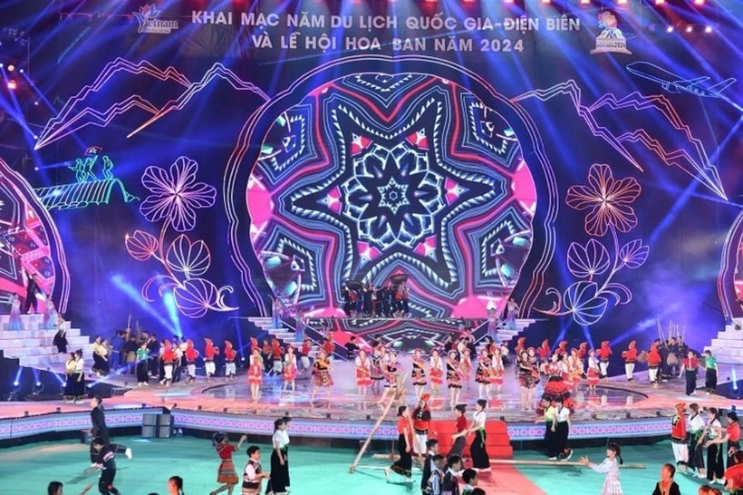 Chương trình khai mạc Năm Du lịch quốc gia 2024 lan tỏa văn hóa độc đáo các dân tộc tại Điện Biên và cả nước. Ảnh: M.Đức