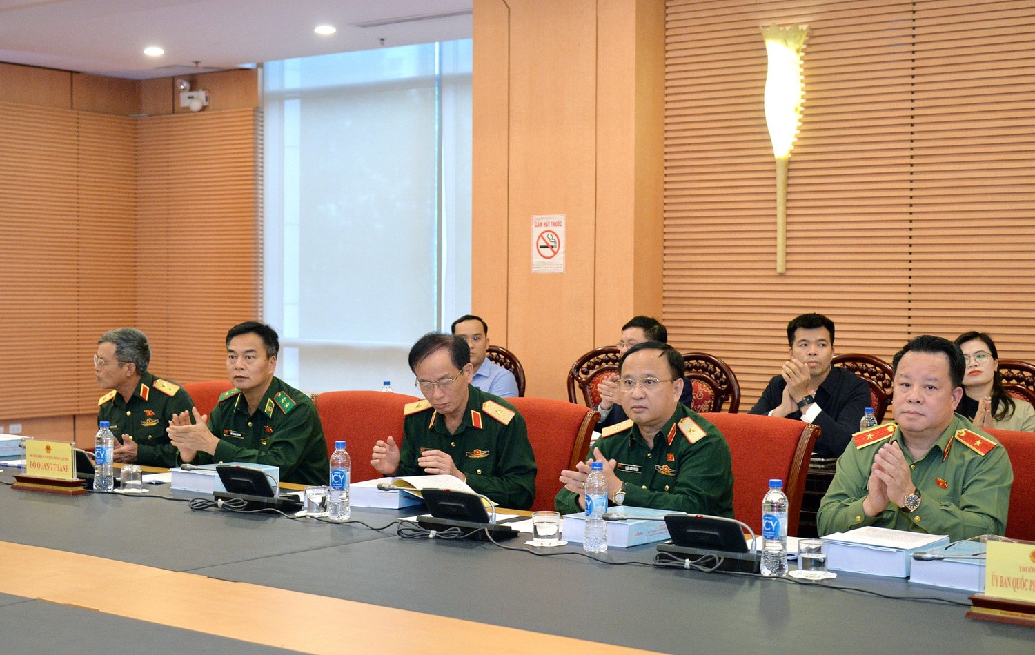 Thường trực Ủy ban Quốc phòng và An ninh thẩm tra sơ bộ dự án Luật Quản lý, sử dụng vũ khí, vật liệu nổ và công cụ hỗ trợ (sửa đổi) -0