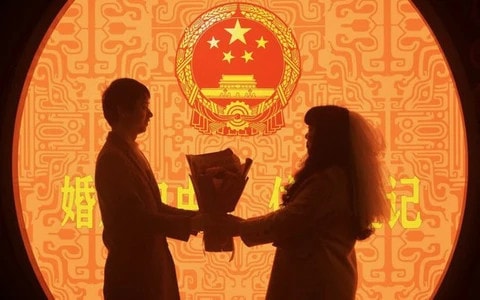Tỷ lệ kết hôn ở Trung Quốc tăng lần đầu tiên sau 9 năm -0