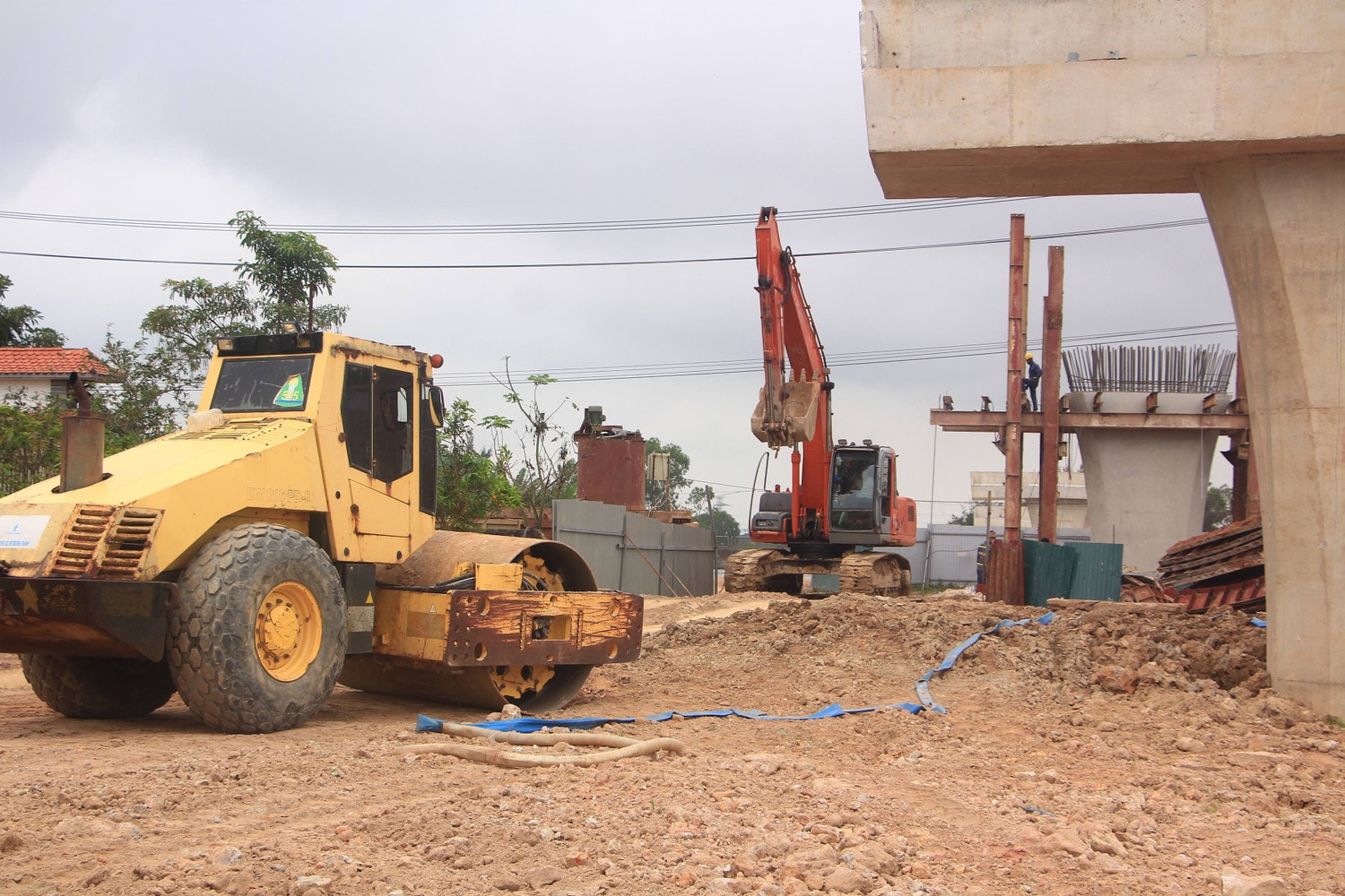 Quảng Bình: 41 nhà dân bị nứt do làm đường, Sở GTVT yêu cầu dừng thi công để khắc phục -0