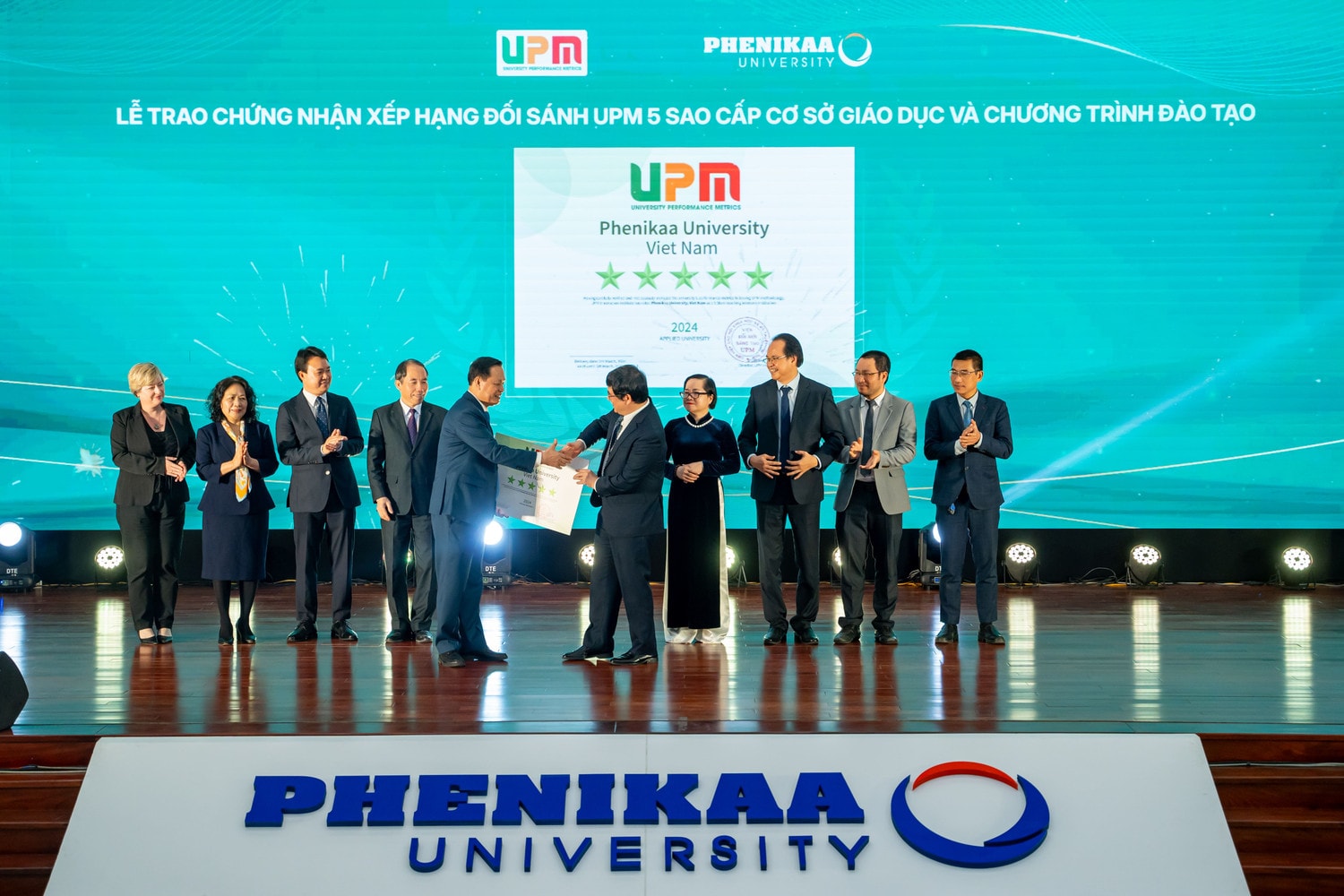 Trường Đại học Phenikaa đạt chuẩn 5 sao theo định hướng Đổi mới sáng tạo và Ứng dụng -0