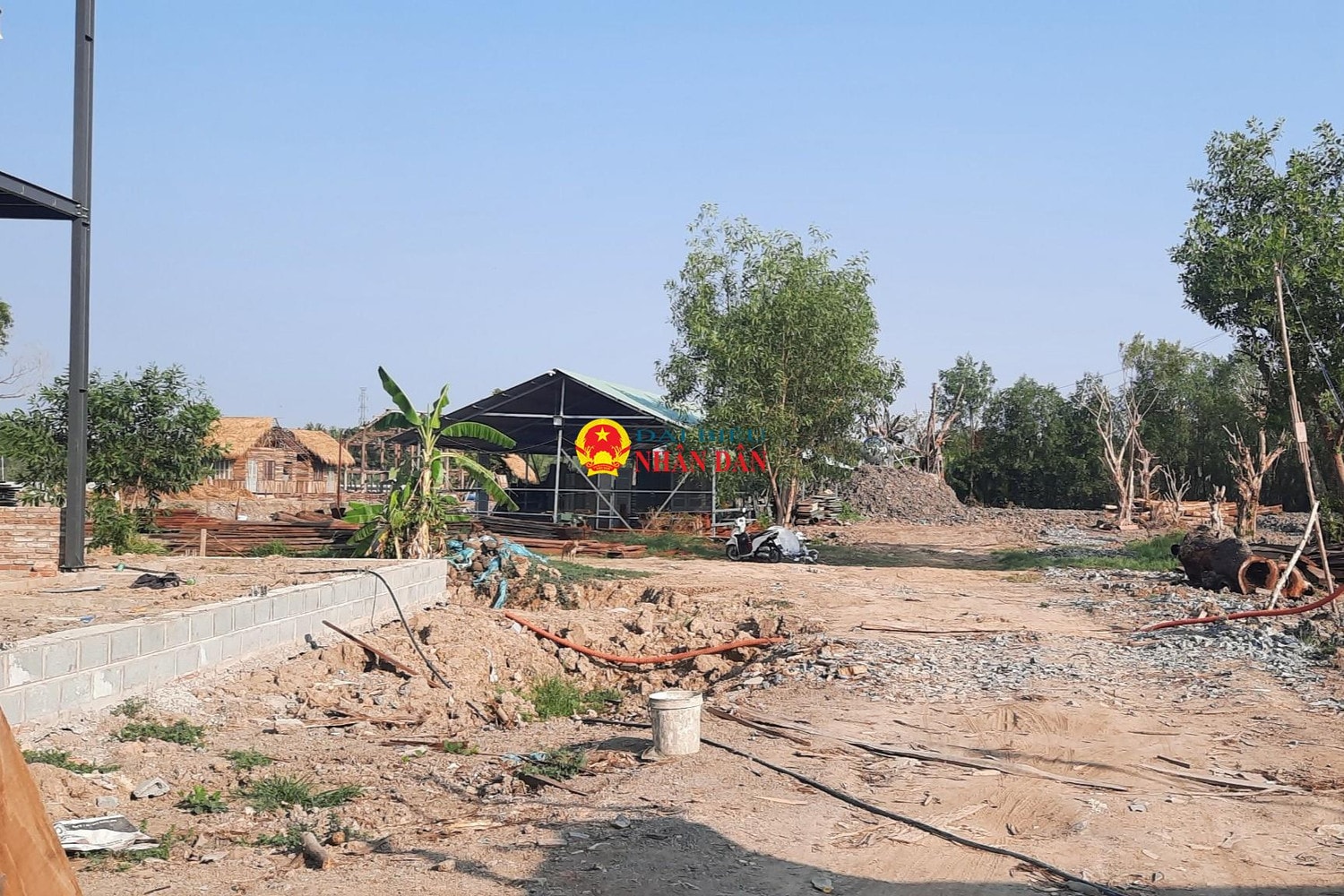 TP. Hồ Chí Minh: Người dân phản ánh việc san lấp bờ sông Tắc, xây dựng công trình trên đất nông nghiệp tại một phường ở TP Thủ Đức -0
