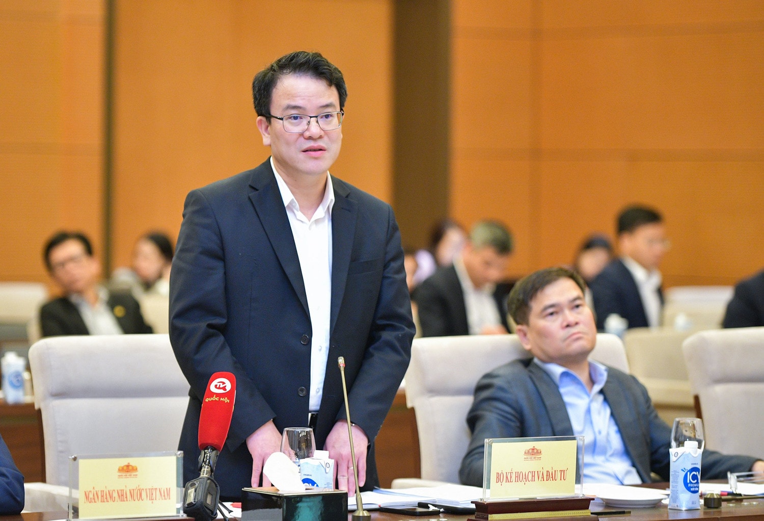 Thứ trưởng Bộ Kế hoạch và Đầu tư Trần Quốc Phương báo cáo