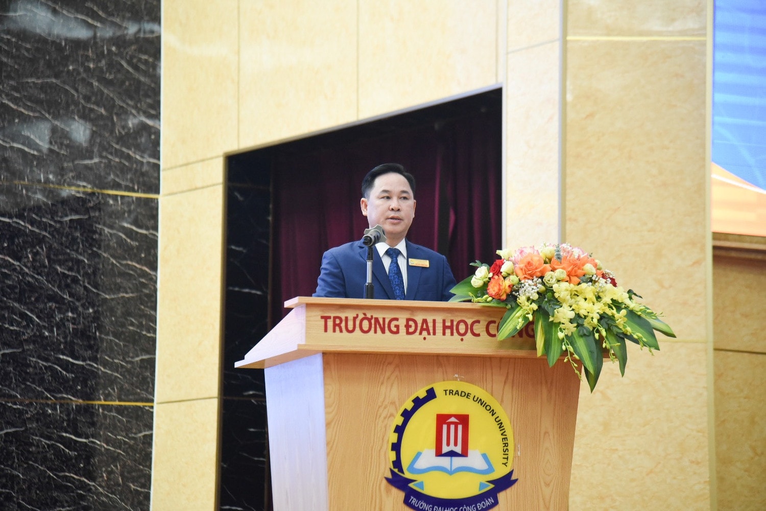 Hàng trăm đại biểu tham dự Hội thảo khoa học quốc tế về phát triển công tác xã hội với người lao động tại Việt Nam -0