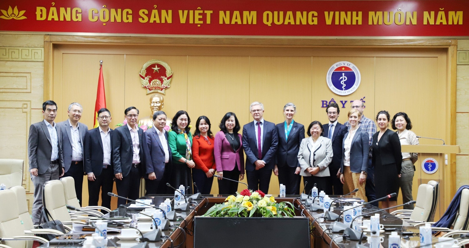Bộ trưởng Bộ Y tế Đào Hồng Lan làm việc với Quỹ Toàn cầu -0