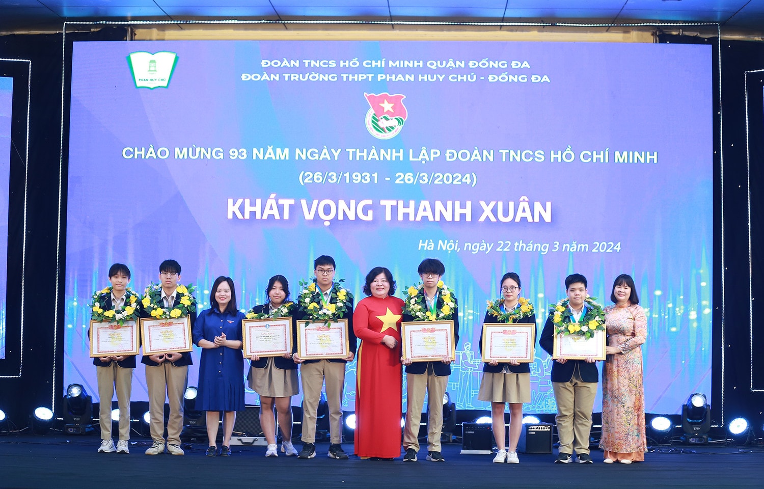 Sôi nổi chương trình chào mừng 93 năm ngày thành lập Đoàn TNCS Hồ Chí Minh của Trường THPT Phan Huy Chú - Đống Đa -0