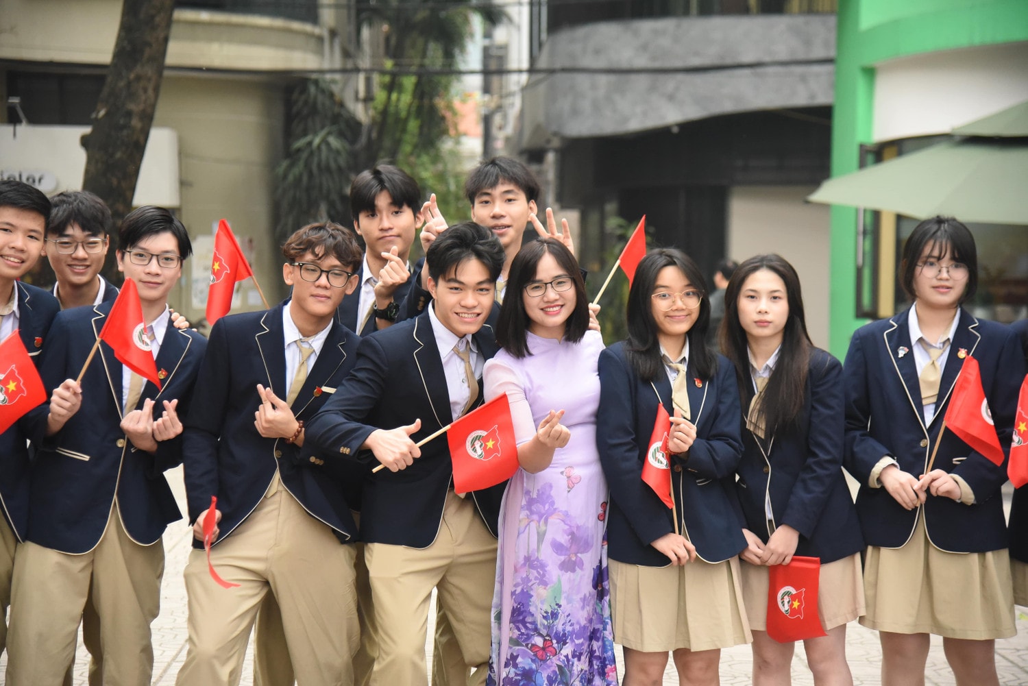 Sôi nổi chương trình chào mừng 93 năm ngày thành lập Đoàn TNCS Hồ Chí Minh của Trường THPT Phan Huy Chú - Đống Đa ảnh 19 Sôi nổi chương trình chào mừng 93 năm ngày thành lập Đoàn TNCS Hồ Chí Minh của Trường THPT Phan Huy Chú - Đống Đa -0