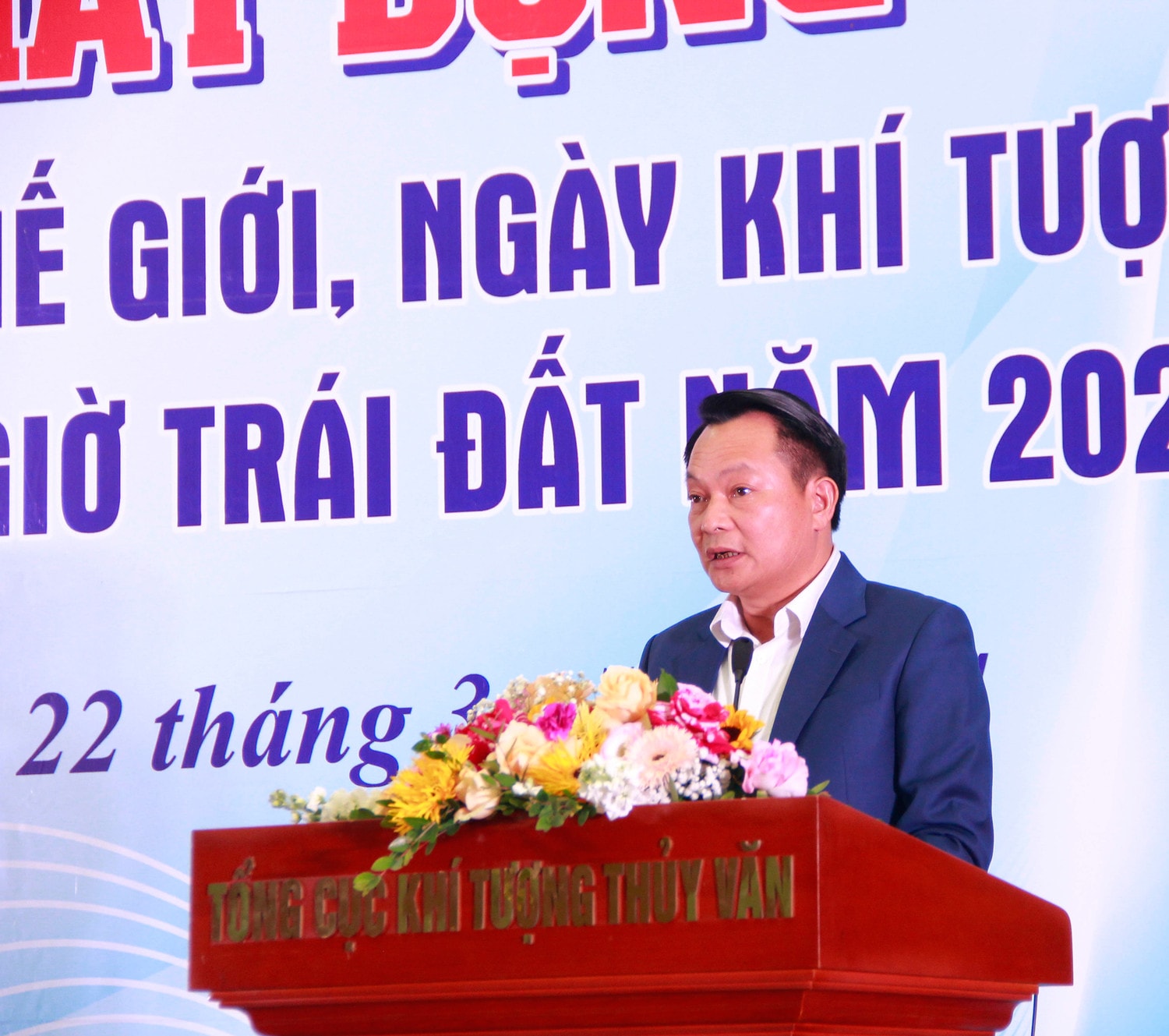 Phó Cục trưởng Cục Quản lý tài nguyên nước Nguyễn Minh Khuyến báo cáo tại buổi lễ Chung tay bảo vệ, phục hồi và phát triển tài nguyên nước -0