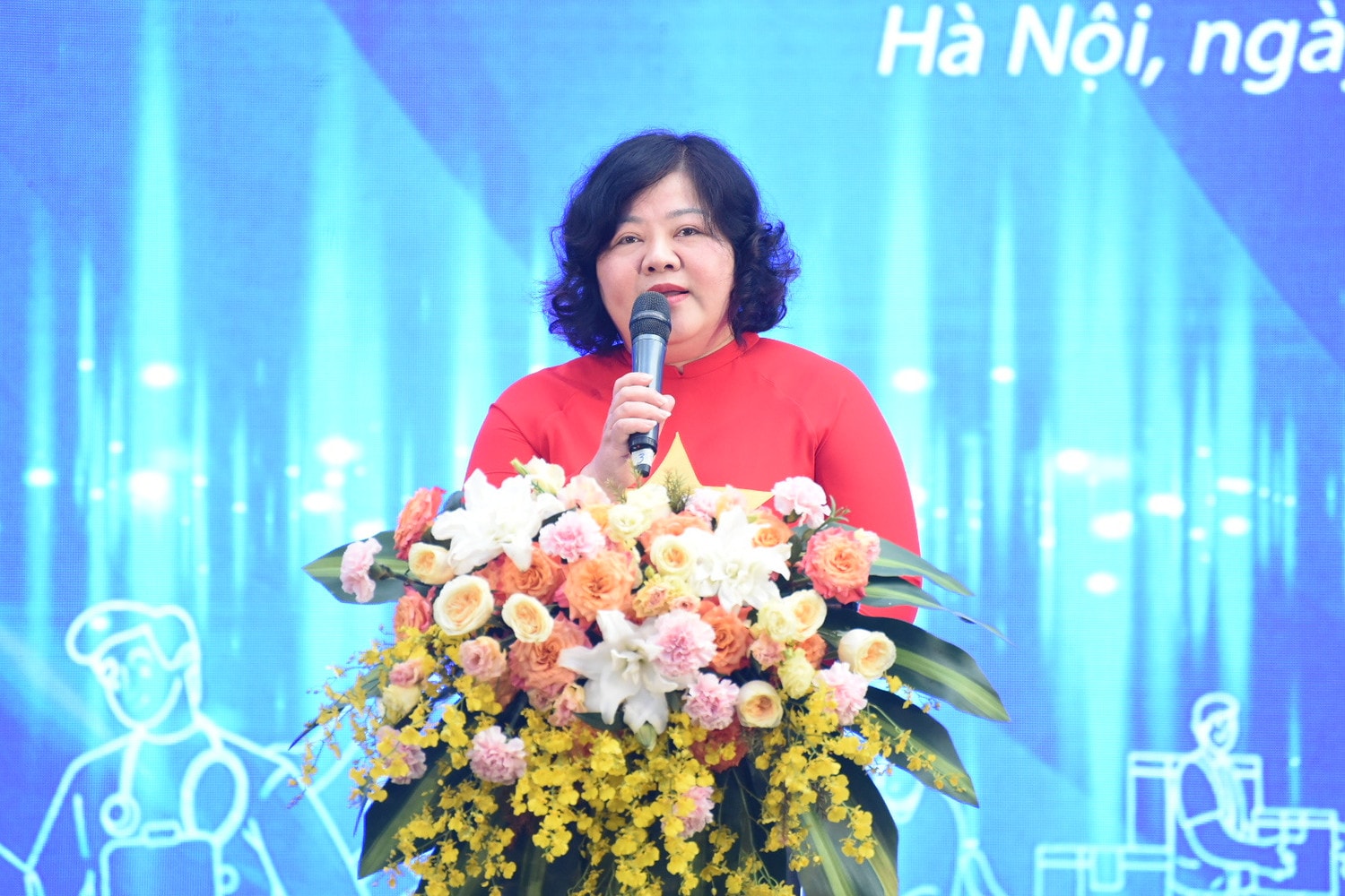 Cô giáo Cao Thanh Nga, Hiệu trưởng Trường THPT Phan Huy Chú - Đống Đa (Ảnh: Xuân Quý) Sôi nổi chương trình chào mừng 93 năm ngày thành lập Đoàn TNCS Hồ Chí Minh của Trường THPT Phan Huy Chú - Đống Đa -0
