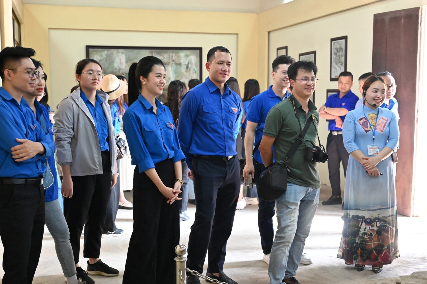 Đoàn Thanh niên Văn phòng Quốc hội dâng hương tưởng niệm Chủ tịch Hồ Chí Minh tại Thủy điện Hòa Bình