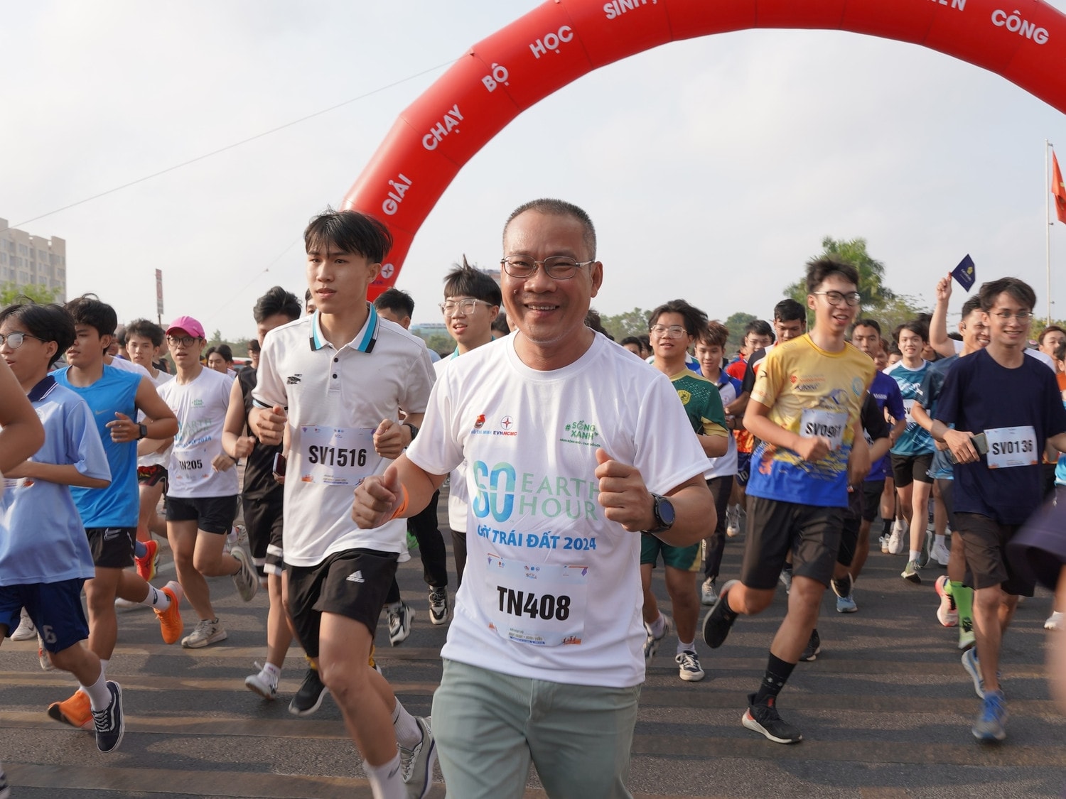 Phó Tổng giám đốc EVNHCMC Bùi Trung Kiên tham gia Giải chạy bộ "Bước chân xanh" năm 2024 Tham gia giải chạy bộ hưởng ứng chiến dịch Giờ Trái đất năm 2024 -2