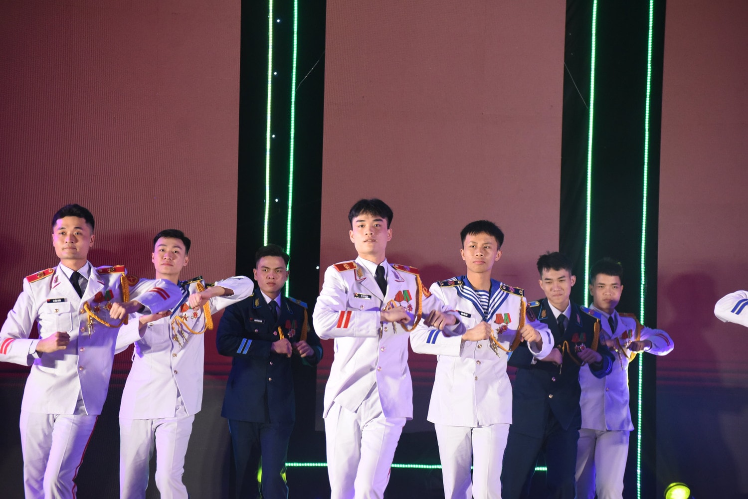 dsc_7650-min.jpg -0