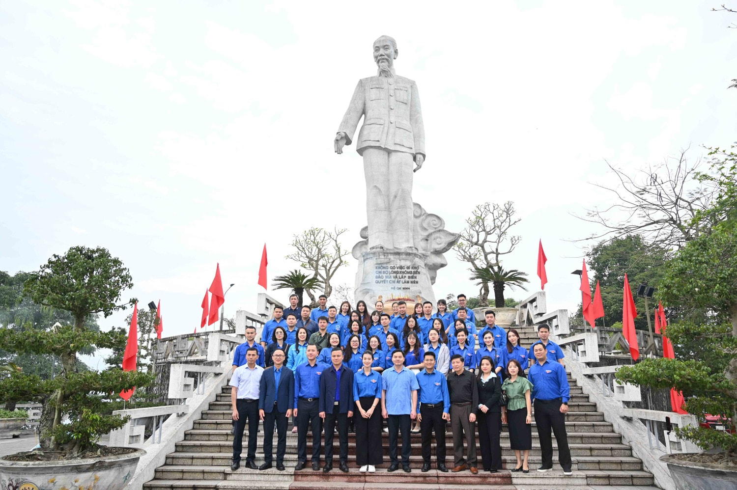 “Tháng Ba tình nguyện” mang tri thức đến vùng đặc biệt khó khăn
