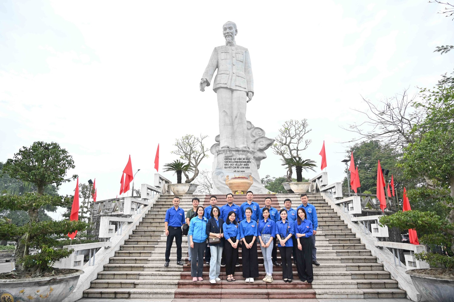 “Tháng Ba tình nguyện” mang tri thức đến vùng đặc biệt khó khăn