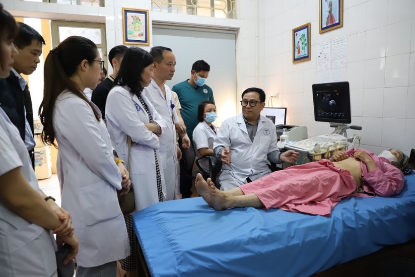 Thông qua việc chuyển giao kỹ thuật, nâng cao năng lực cho đội ngũ y bác sĩ tại các bệnh viện vùng đồng bào dân tộc