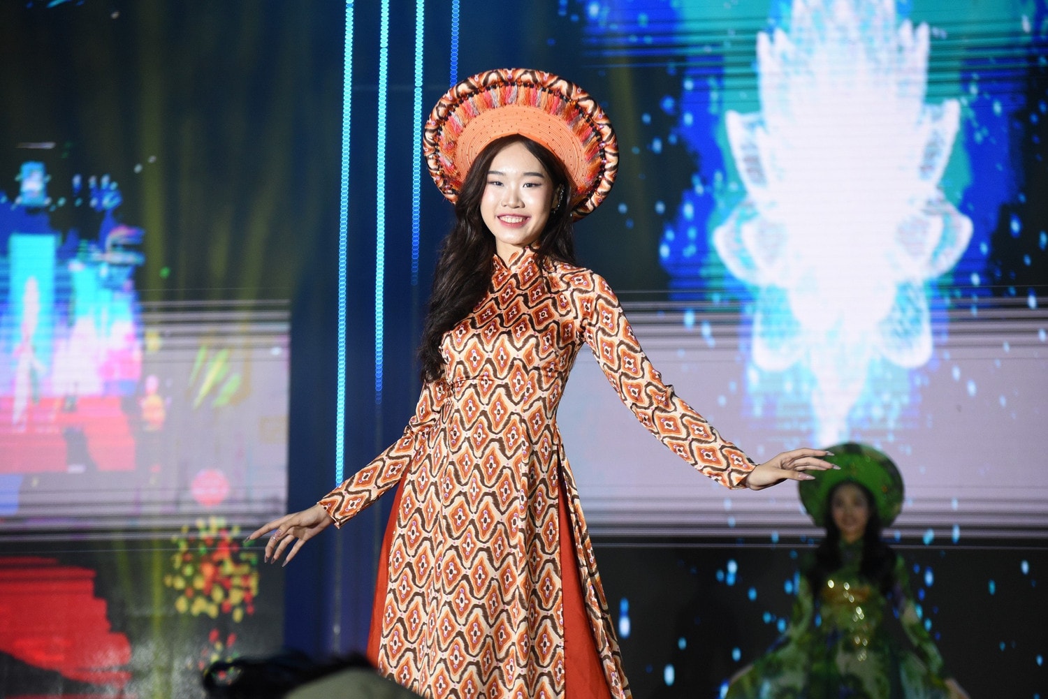 Lộ diện cặp đôi đăng quang 