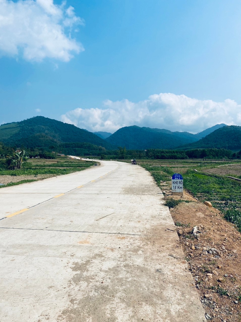 Bắc Giang: Thi công dự án đường bê tông hơn 65 tỷ đồng, Công ty CP đầu tư xây dựng Hải Long vô trách nhiệm đổ đất thải bừa bãi -0