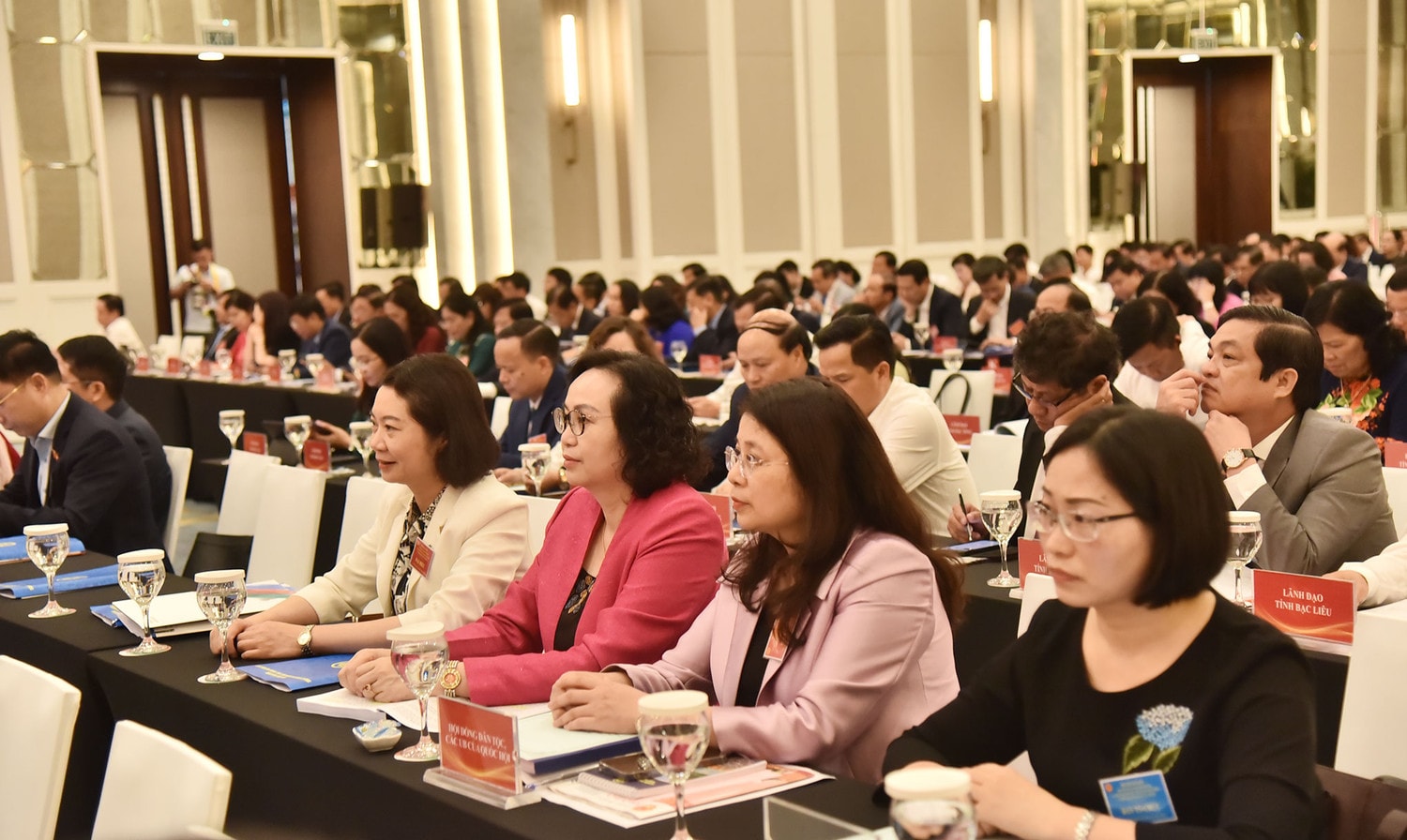 Phát huy cao nhất tinh thần chủ động, tích cực trao đổi, chia sẻ thông tin giữa Đoàn ĐBQH và Thường trực HĐND tỉnh Hòa Bình -0