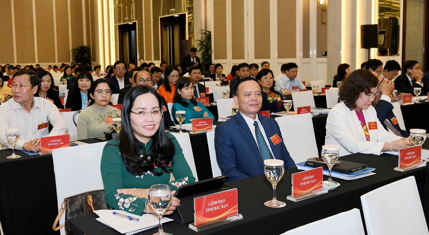 Chủ động phối hợp chặt chẽ, đồng bộ theo đúng quy định của pháp luật, linh hoạt, phù hợp với tình hình của địa phương -0