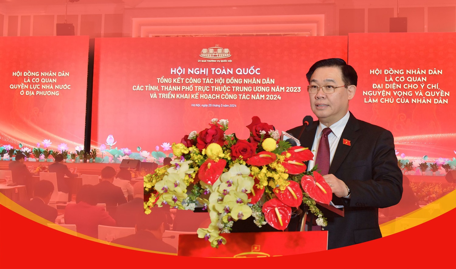 Bám sát sự lãnh đạo của cấp ủy, 