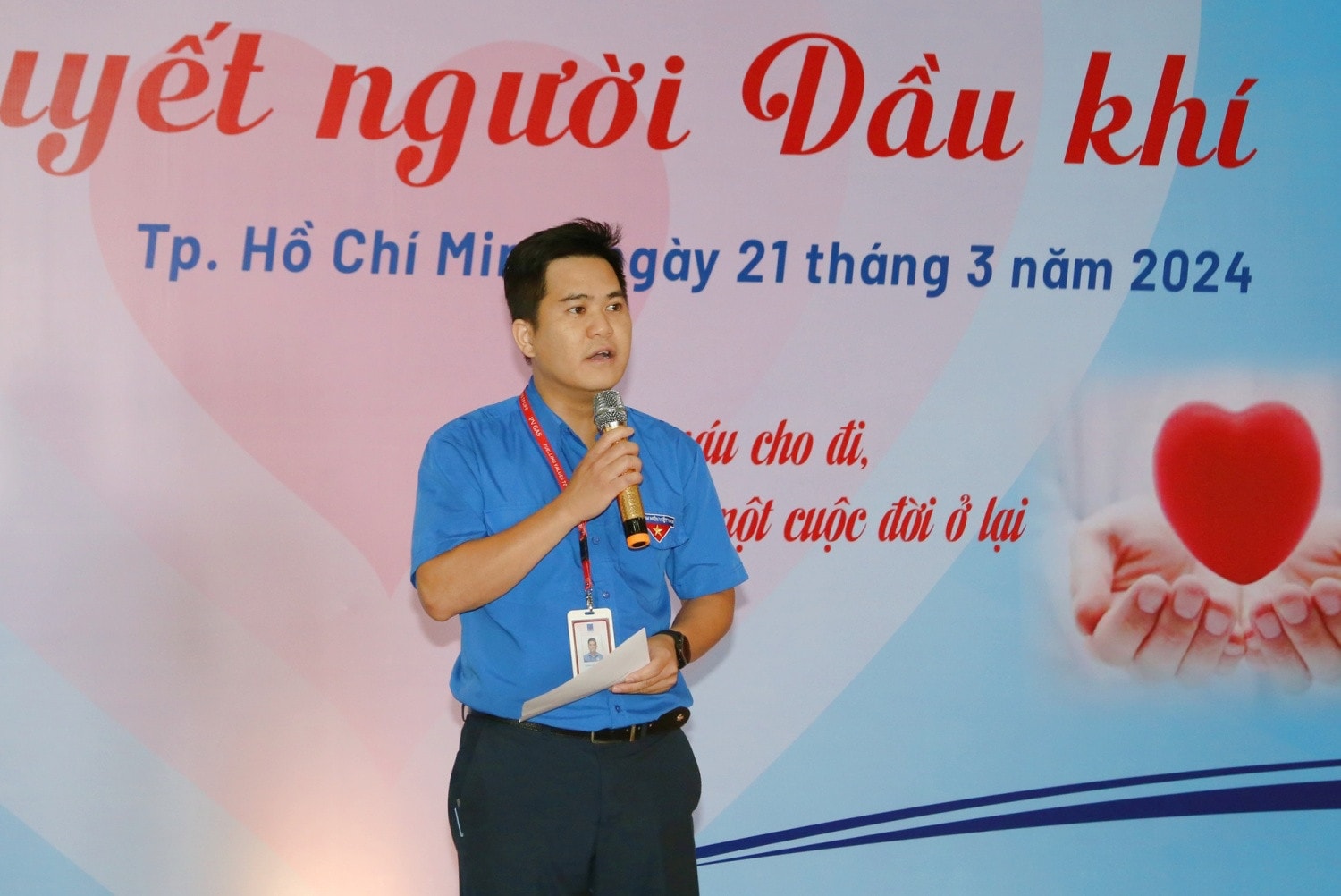 Bí thư Đoàn cơ sở Cơ quan điều hành PV GAS Đoàn Đức Minh phát biểu hưởng ứng. Ảnh: PVN