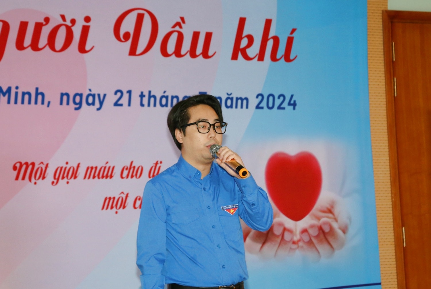 Bí thư Đoàn Thanh niên Tập đoàn Phạm Đăng An phát động chương trình “Nhiệt huyết người Dầu khí”. Ảnh: PVN