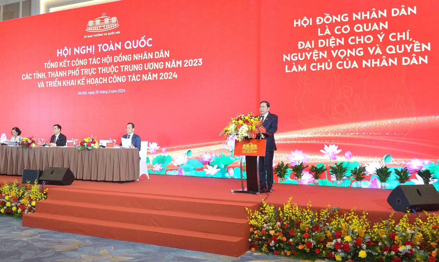 Thảo luận thẳng thắn, trách nhiệm cao, đề xuất, kiến nghị sát thực, góp phần tiếp tục đổi mới, nâng cao năng lực, hiệu quả hoạt động của HĐND trong năm 2024 và nhiệm kỳ 2021 - 2026 ảnh 1